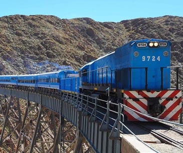 San Antonio de los Cobres con Viaducto